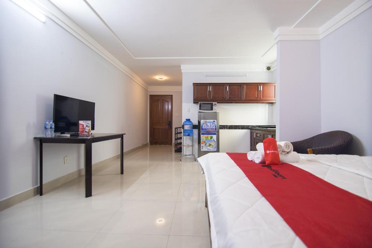 Reddoorz Near Hoa Lu Stadium Ciudad Ho Chi Minh  Exterior foto