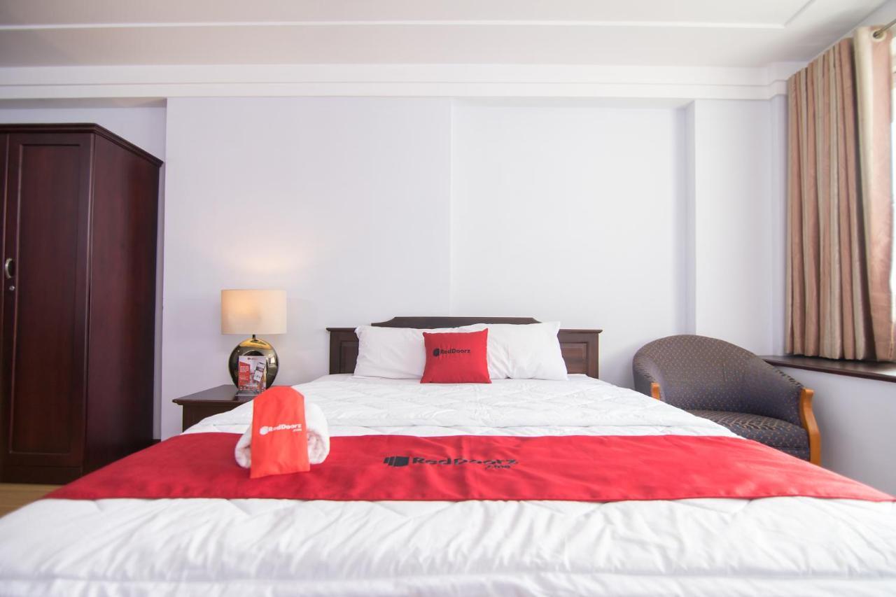 Reddoorz Near Hoa Lu Stadium Ciudad Ho Chi Minh  Exterior foto