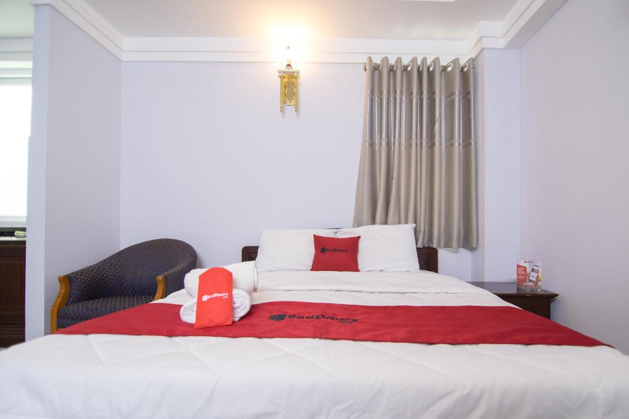 Reddoorz Near Hoa Lu Stadium Ciudad Ho Chi Minh  Exterior foto