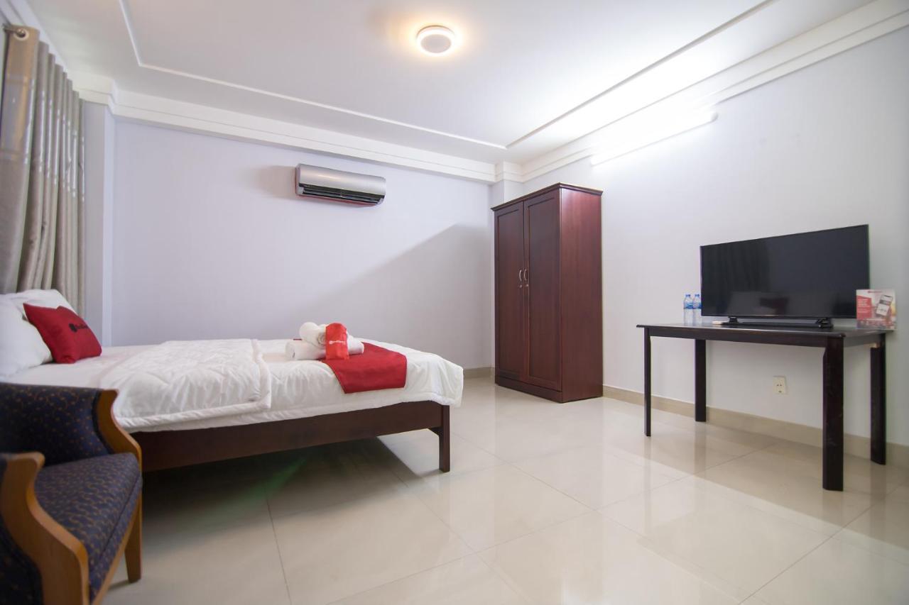 Reddoorz Near Hoa Lu Stadium Ciudad Ho Chi Minh  Exterior foto