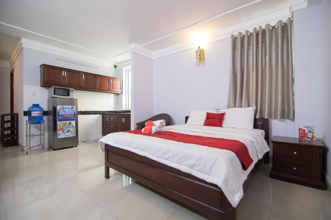 Reddoorz Near Hoa Lu Stadium Ciudad Ho Chi Minh  Exterior foto
