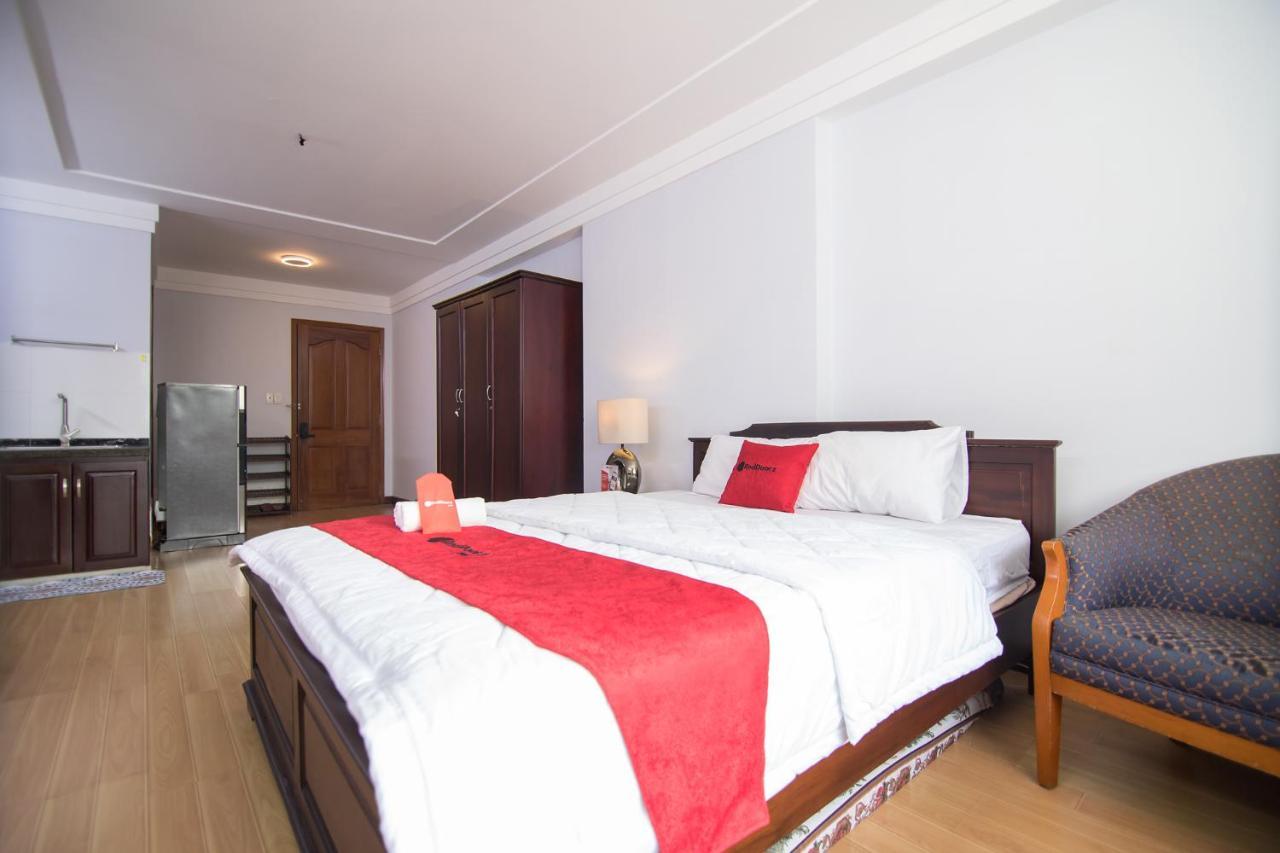 Reddoorz Near Hoa Lu Stadium Ciudad Ho Chi Minh  Exterior foto