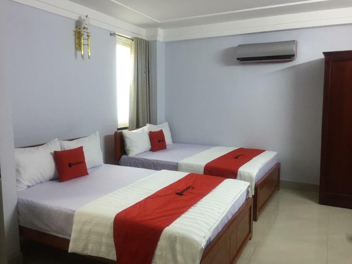 Reddoorz Near Hoa Lu Stadium Ciudad Ho Chi Minh  Exterior foto