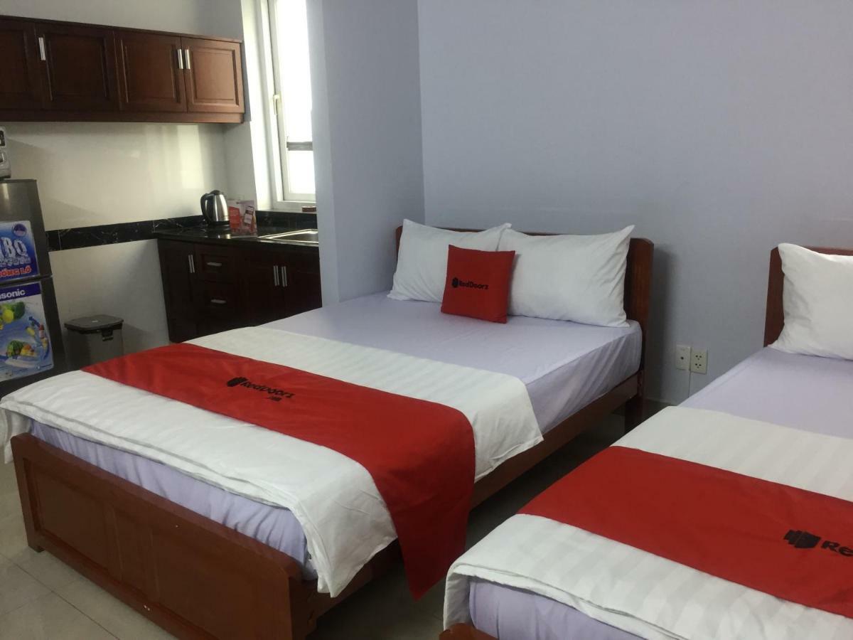 Reddoorz Near Hoa Lu Stadium Ciudad Ho Chi Minh  Exterior foto
